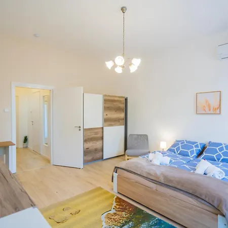 Belvarosi Apartman Siofok