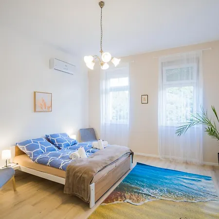 Apartment Belvarosi Apartman *